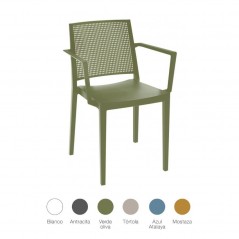 Silla GRID 2 monobloc apilable con reposabrazos en polipropileno para exterior