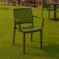 Silla monobloc BARS-2 apilable con reposabrazos de polipropileno para exterior Silla monobloc BARS-2 apilable con reposabrazos de polipropileno para exterior